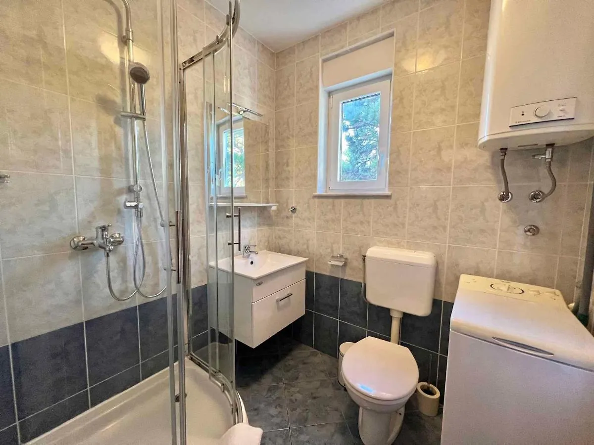 Apartments In Crikvenica 45022